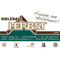 Logo von Holzbau Herbst, Schriftzug „Freude am Holzhaus!“, Kontaktdaten und Partner-Logos